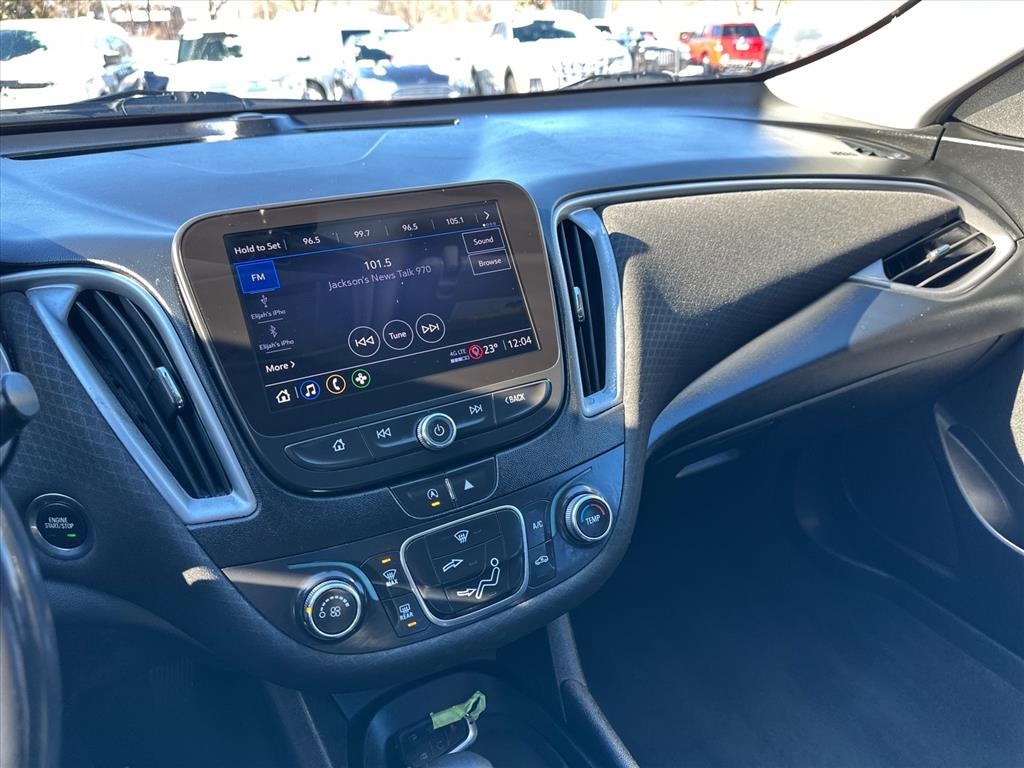 Chevrolet Malibu 4dr Sdn RS 2021