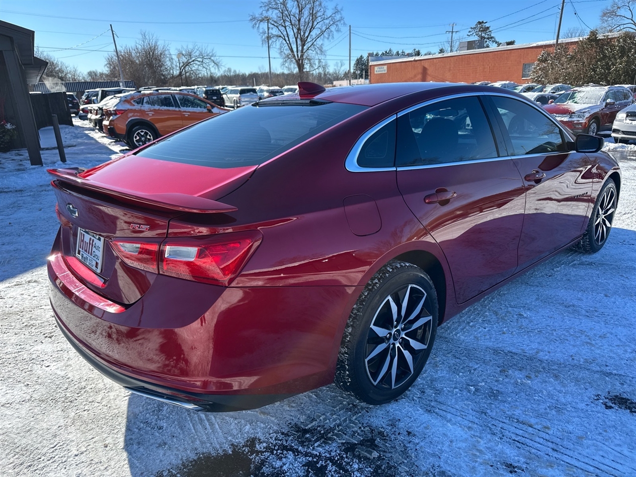 Chevrolet Malibu 4dr Sdn RS 2021
