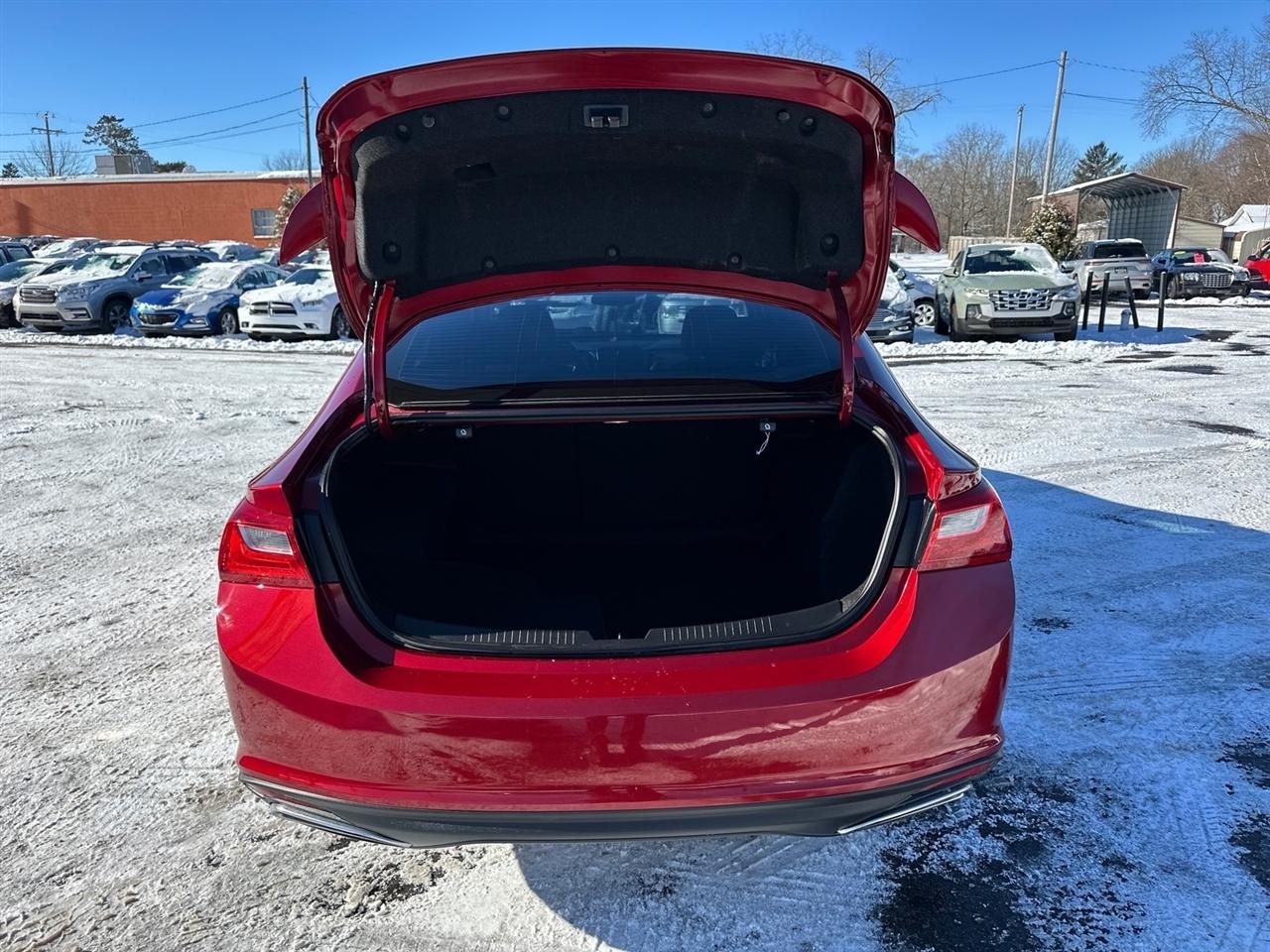 Chevrolet Malibu 4dr Sdn RS 2021