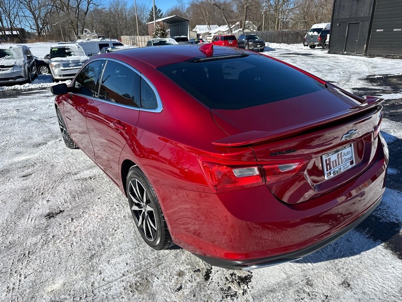 Chevrolet Malibu 4dr Sdn RS 2021