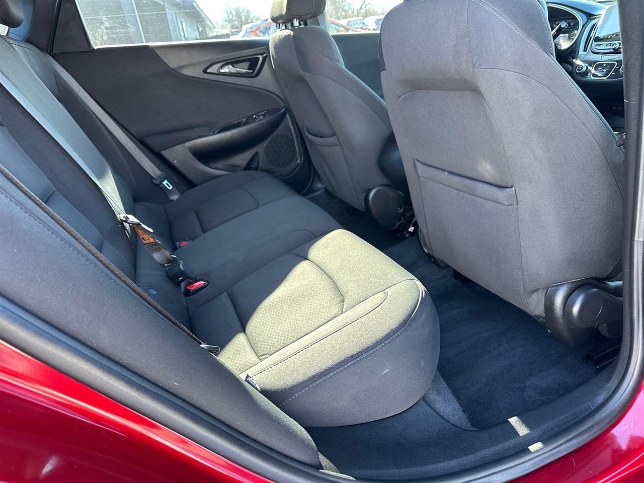 Chevrolet Malibu 4dr Sdn RS 2021