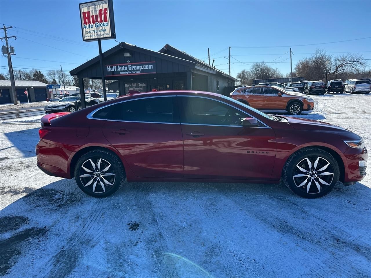 Chevrolet Malibu 4dr Sdn RS 2021