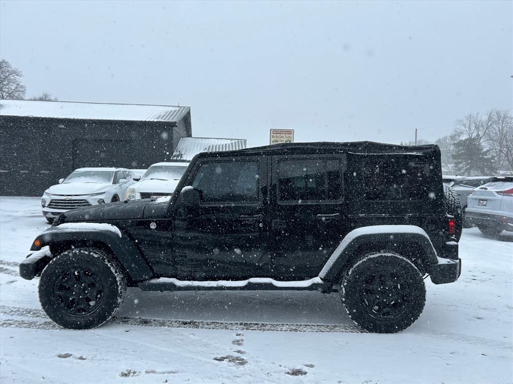 Jeep Wrangler Unlimited 4WD 4dr Willys Wheeler 2017