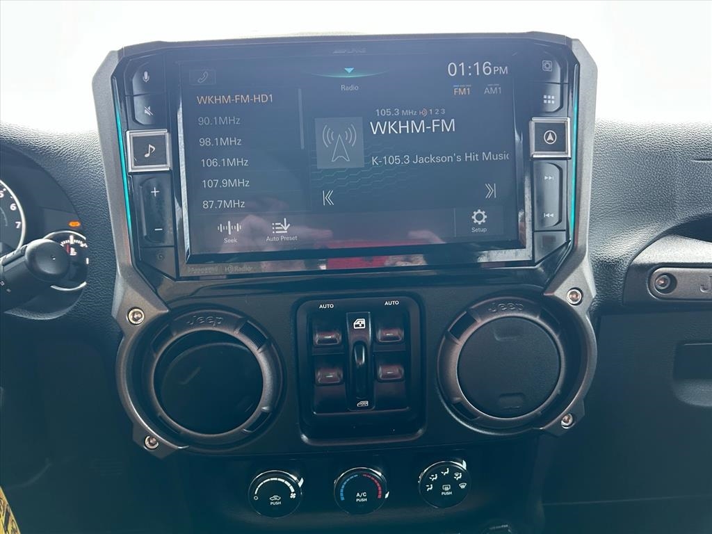 Jeep Wrangler Unlimited 4WD 4dr Willys Wheeler 2017