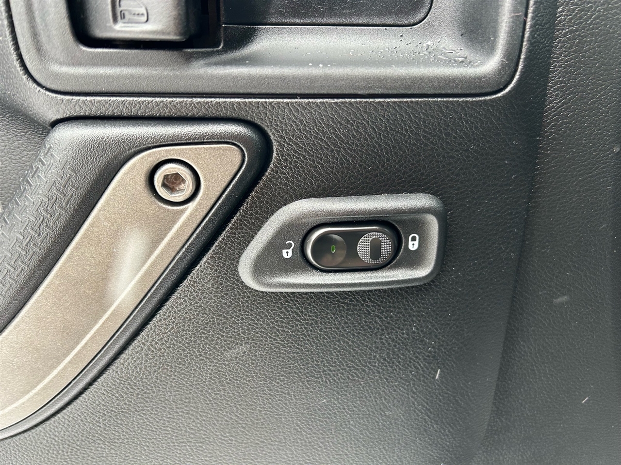 Jeep Wrangler Unlimited 4WD 4dr Willys Wheeler 2017