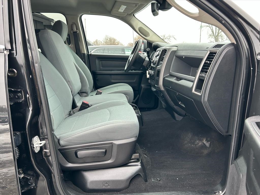 RAM 2500 Tradesman 4x4 Crew Cab 6'4" Box 2018