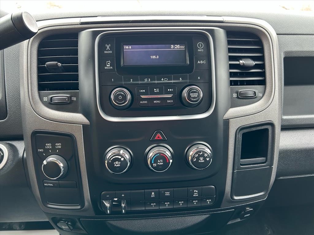 RAM 2500 Tradesman 4x4 Crew Cab 6'4" Box 2018