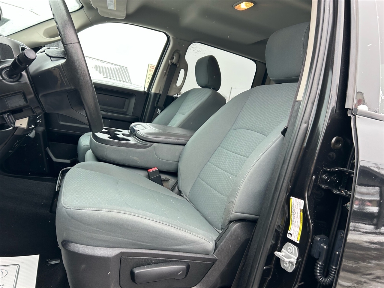 RAM 2500 Tradesman 4x4 Crew Cab 6'4" Box 2018