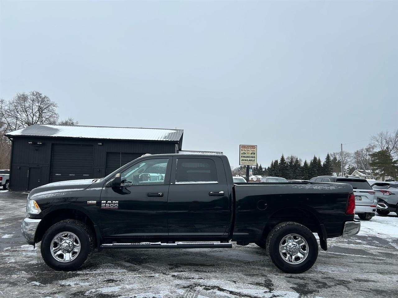 RAM 2500 Tradesman 4x4 Crew Cab 6'4" Box 2018