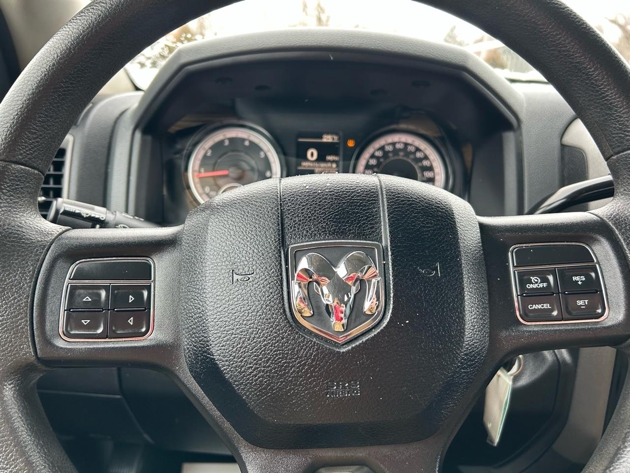 RAM 2500 Tradesman 4x4 Crew Cab 6'4" Box 2018