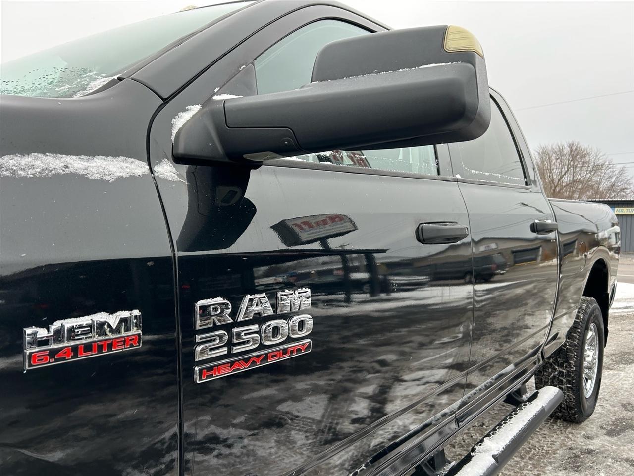 RAM 2500 Tradesman 4x4 Crew Cab 6'4" Box 2018
