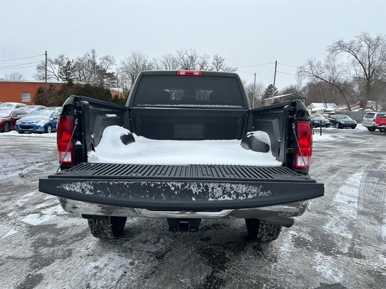 RAM 2500 Tradesman 4x4 Crew Cab 6'4" Box 2018