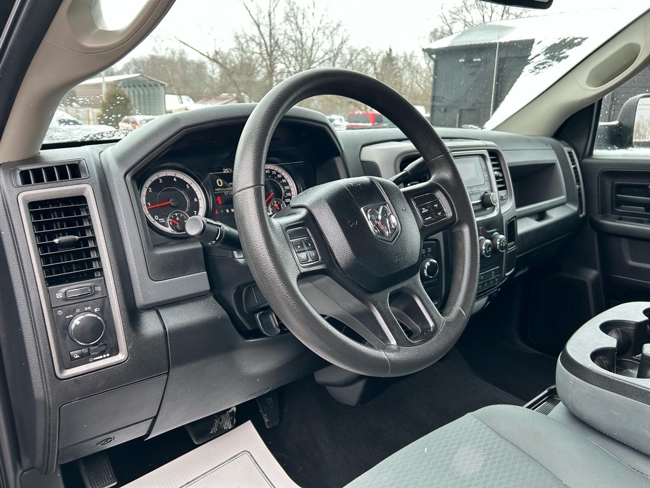 RAM 2500 Tradesman 4x4 Crew Cab 6'4" Box 2018