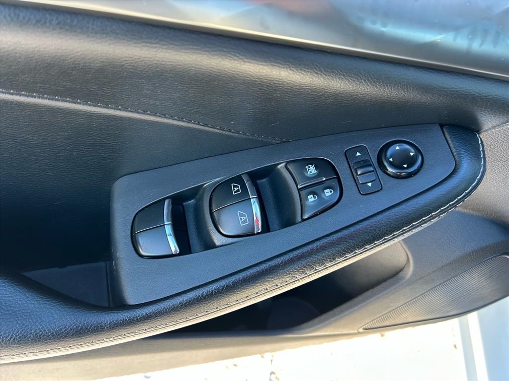 Nissan Maxima SL Sedan 2023