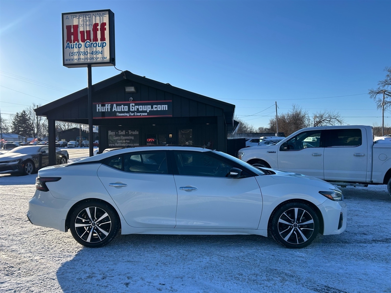 Nissan Maxima SL Sedan 2023
