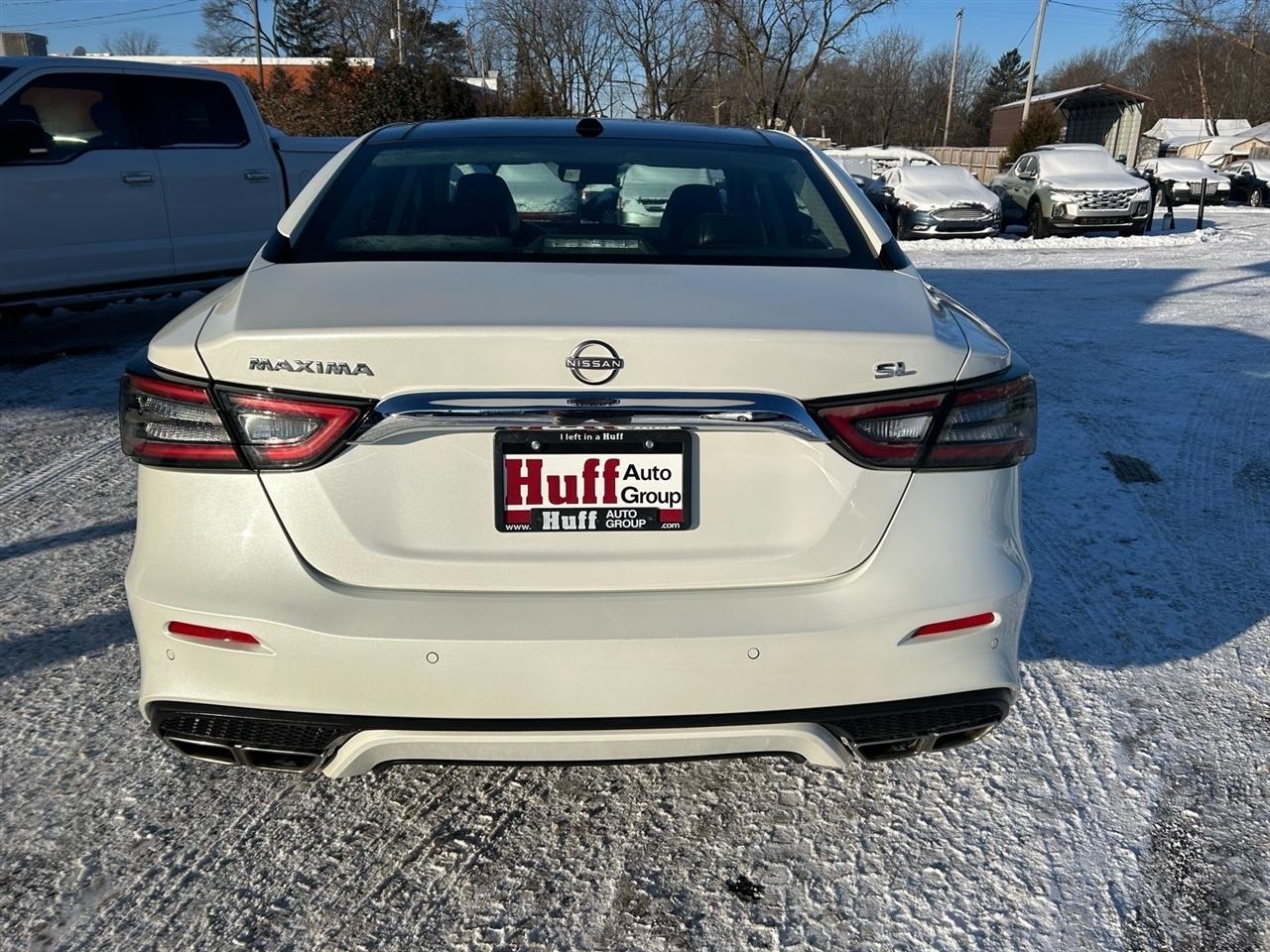 Nissan Maxima SL Sedan 2023