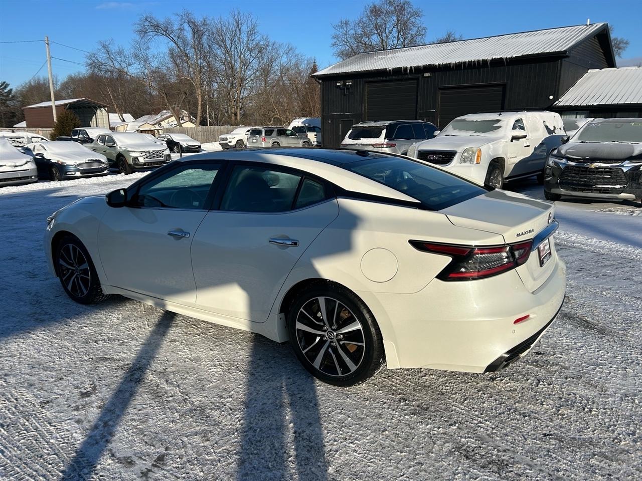 Nissan Maxima SL Sedan 2023