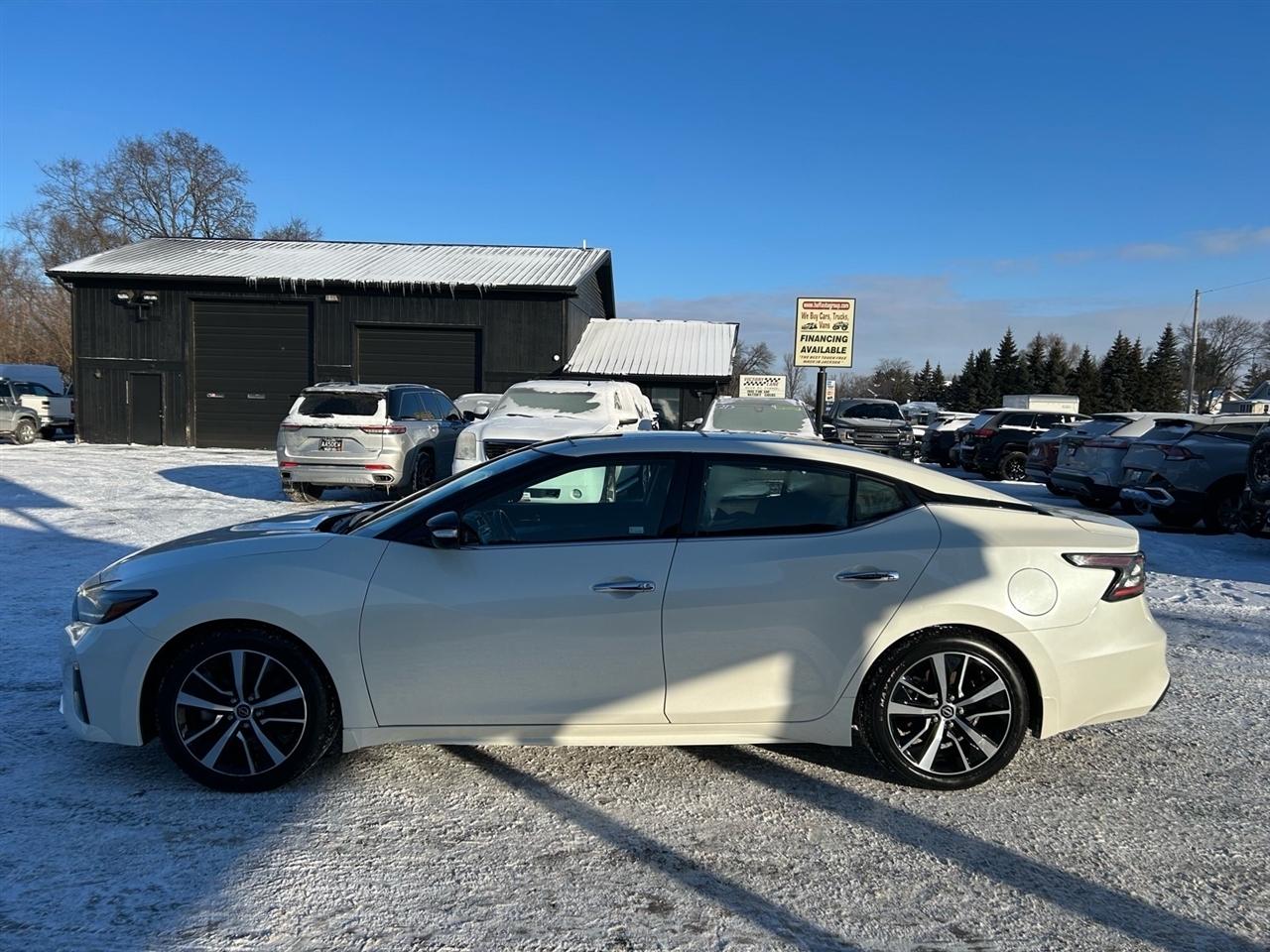 Nissan Maxima SL Sedan 2023