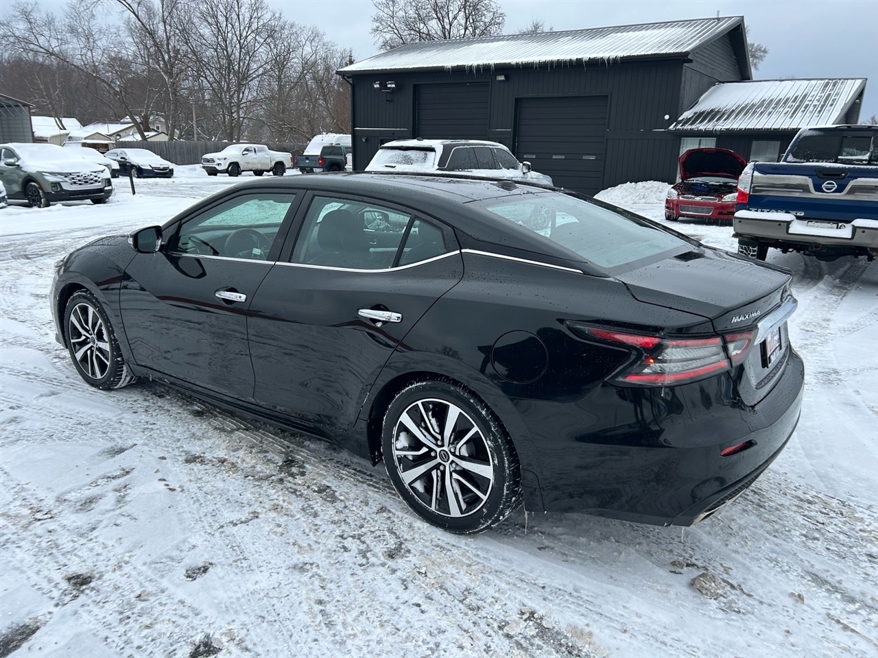 Nissan Maxima SL Sedan 2023