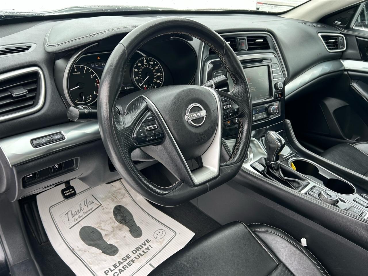 Nissan Maxima SL Sedan 2023