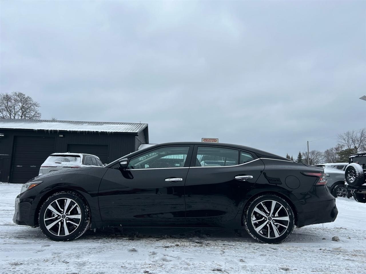 Nissan Maxima SL Sedan 2023