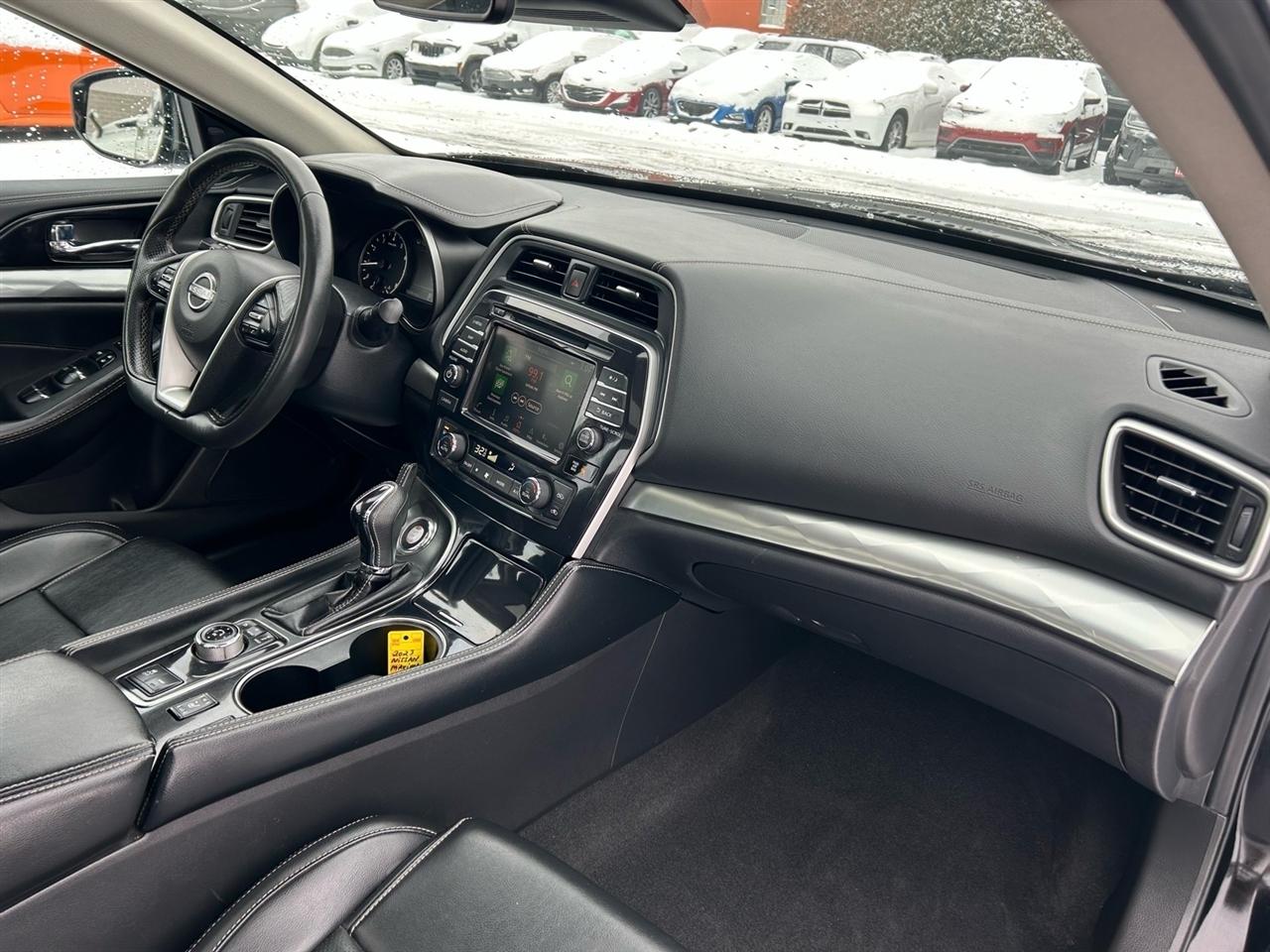 Nissan Maxima SL Sedan 2023