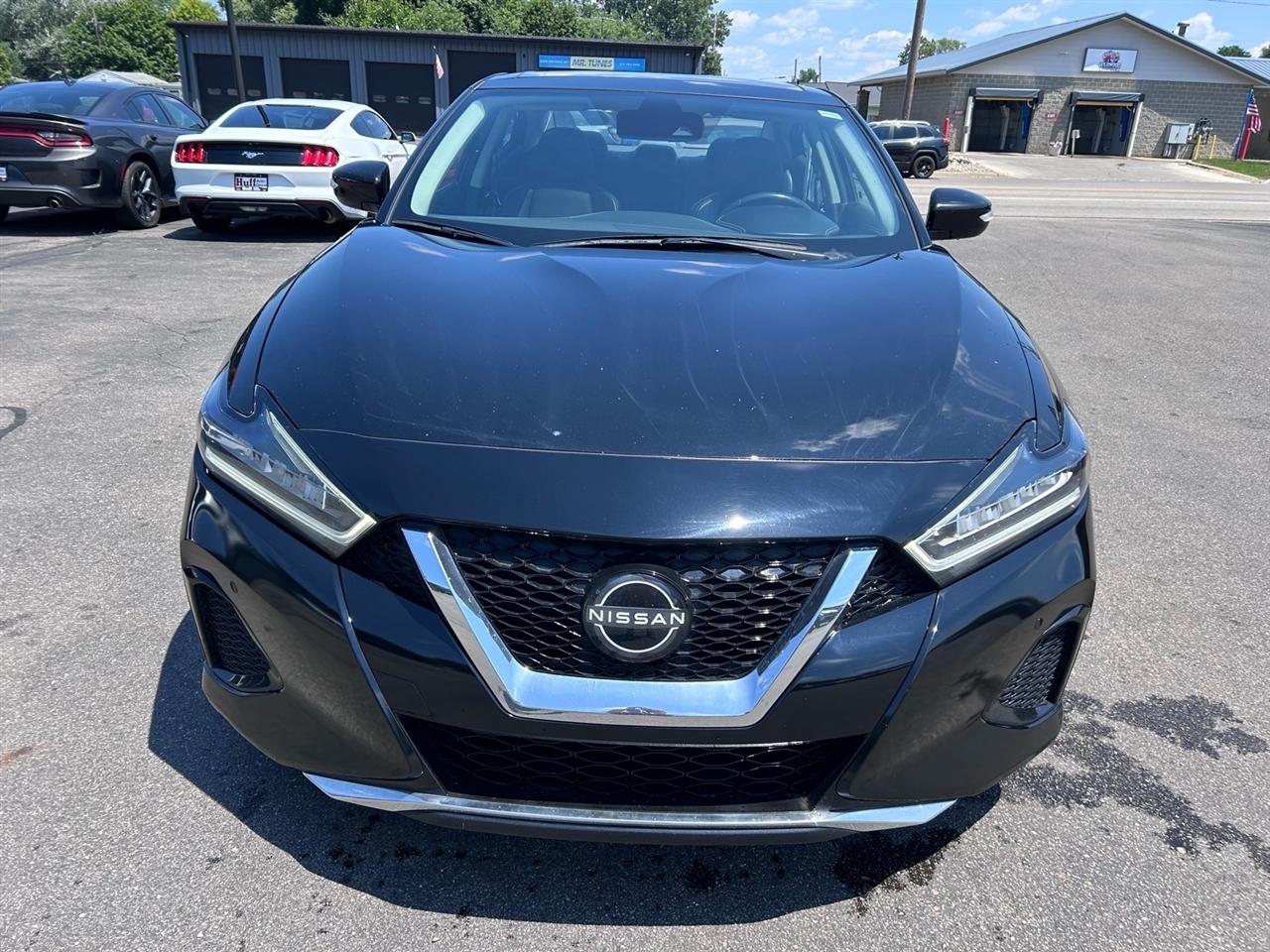 Nissan Maxima SL Sedan 2023