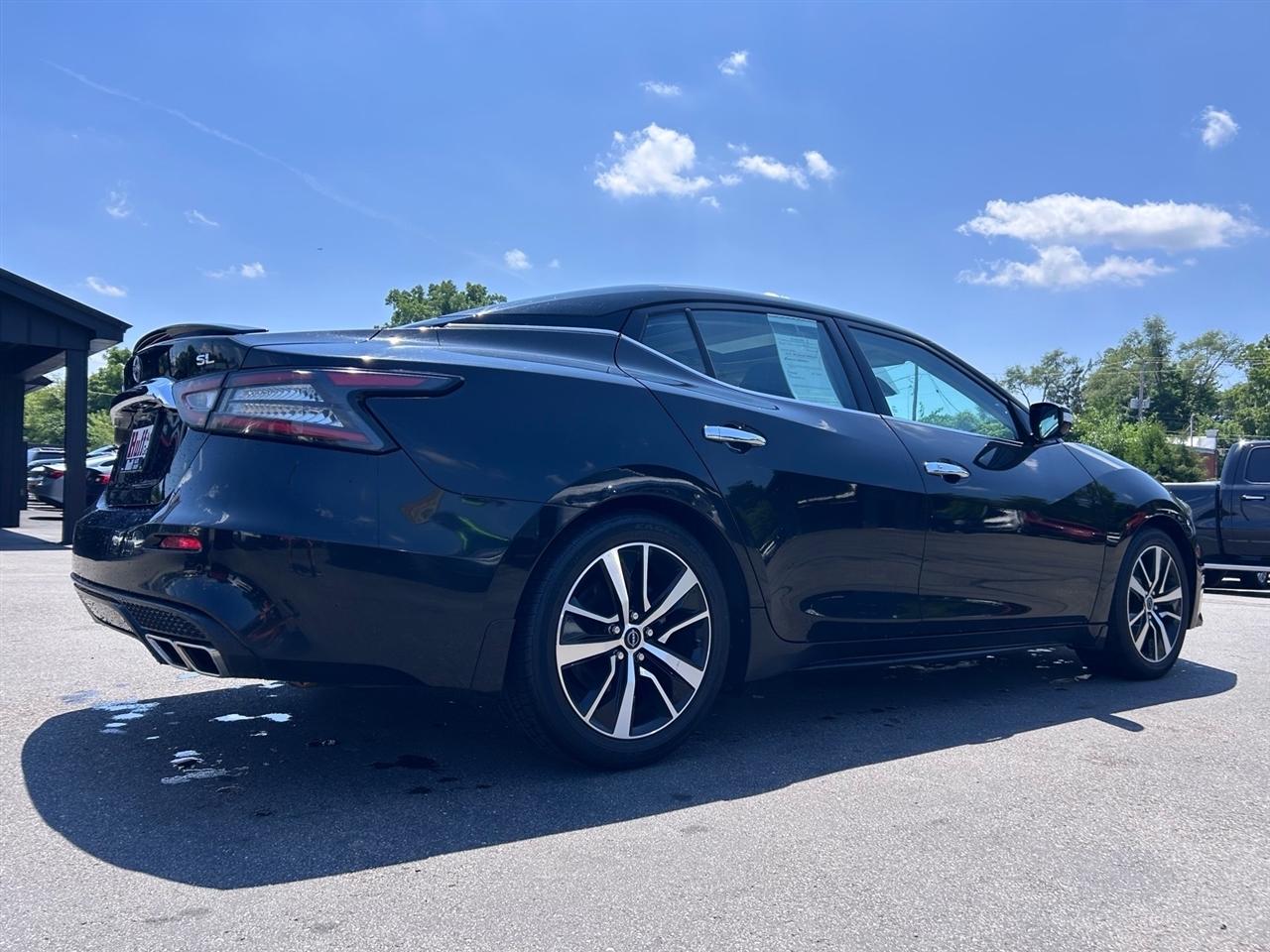 Nissan Maxima SL Sedan 2023