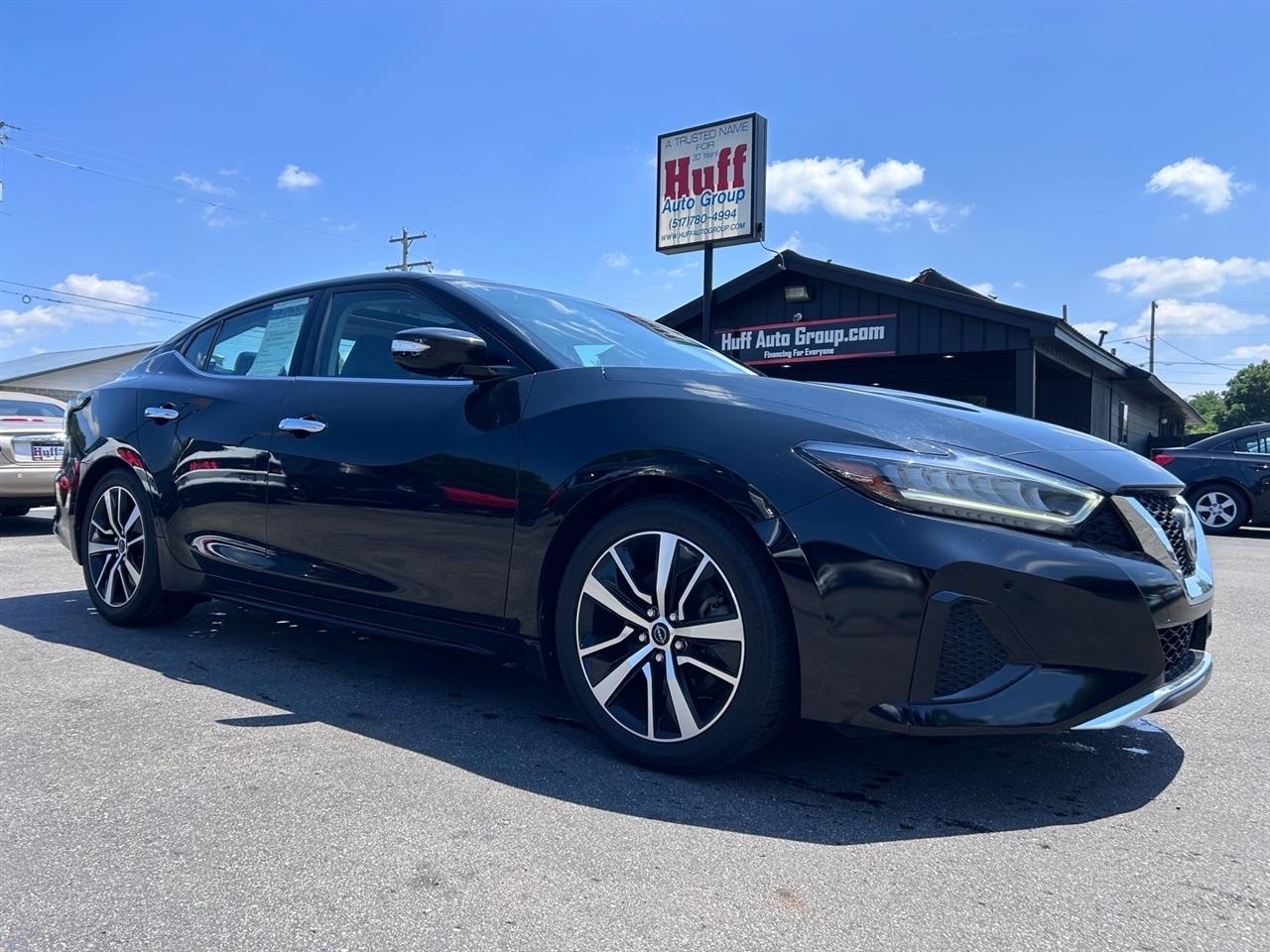 2023 Nissan Maxima SL Sedan