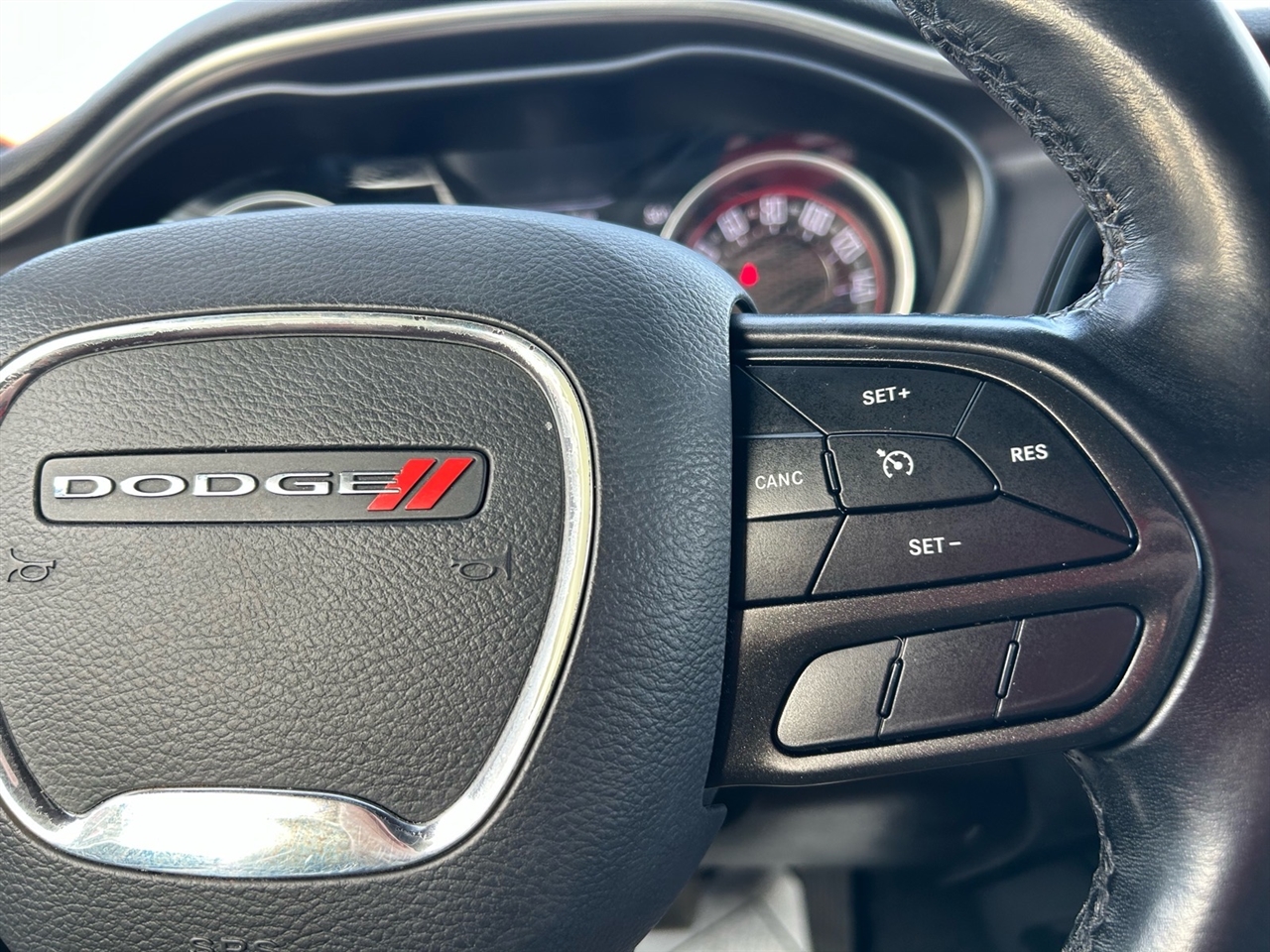 Dodge Challenger SXT RWD 2021