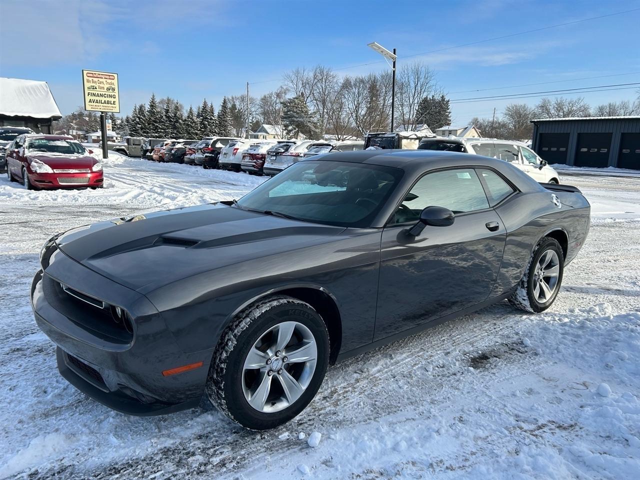 Dodge Challenger SXT RWD 2021