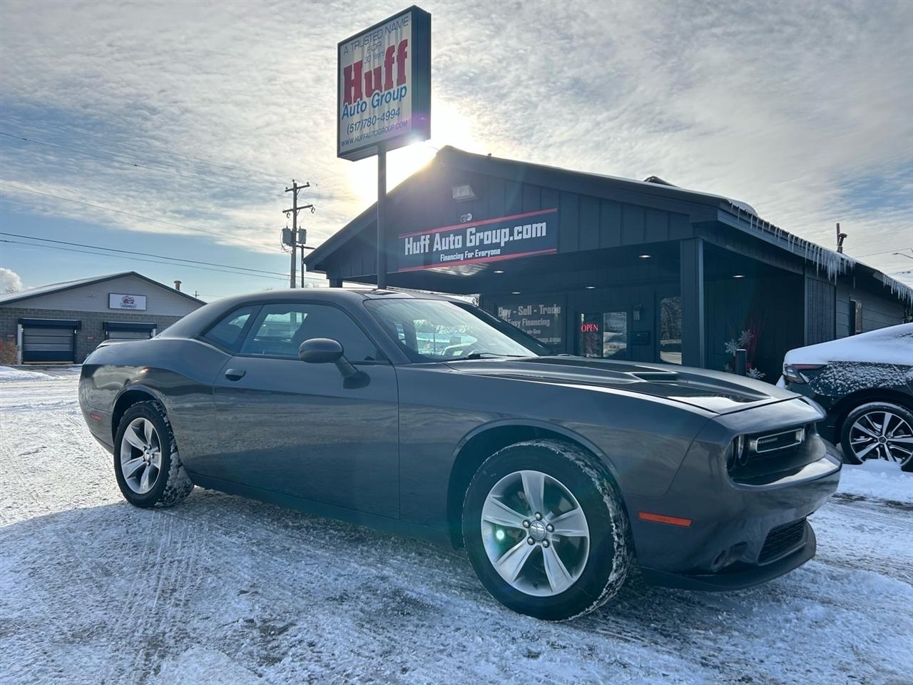 2021 Dodge Challenger SXT RWD