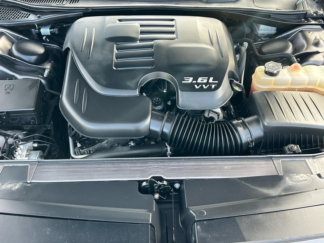 Dodge Challenger SXT RWD 2021