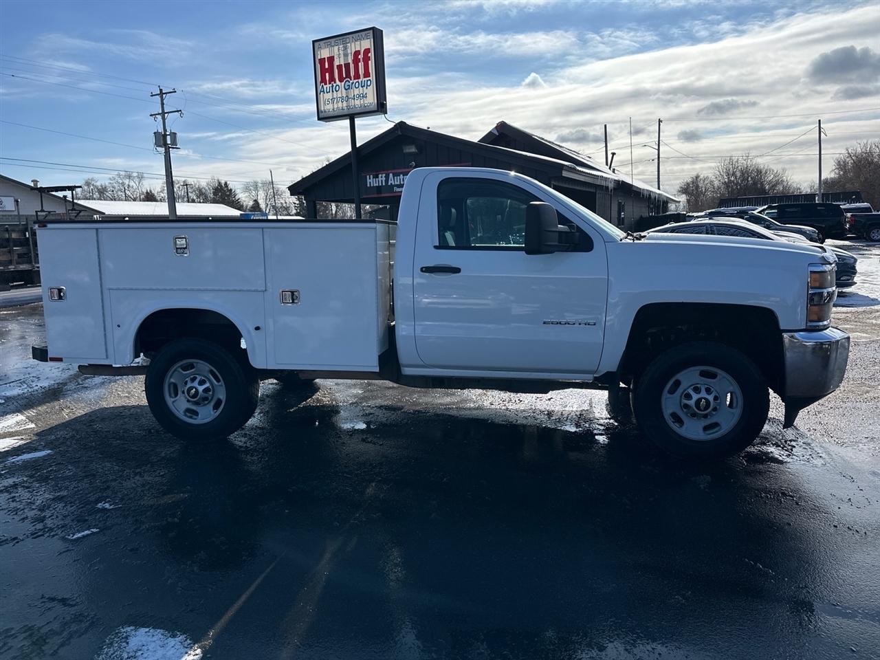 Chevrolet Silverado 2500HD 2WD Reg Cab 133.6" Work Truck 2015