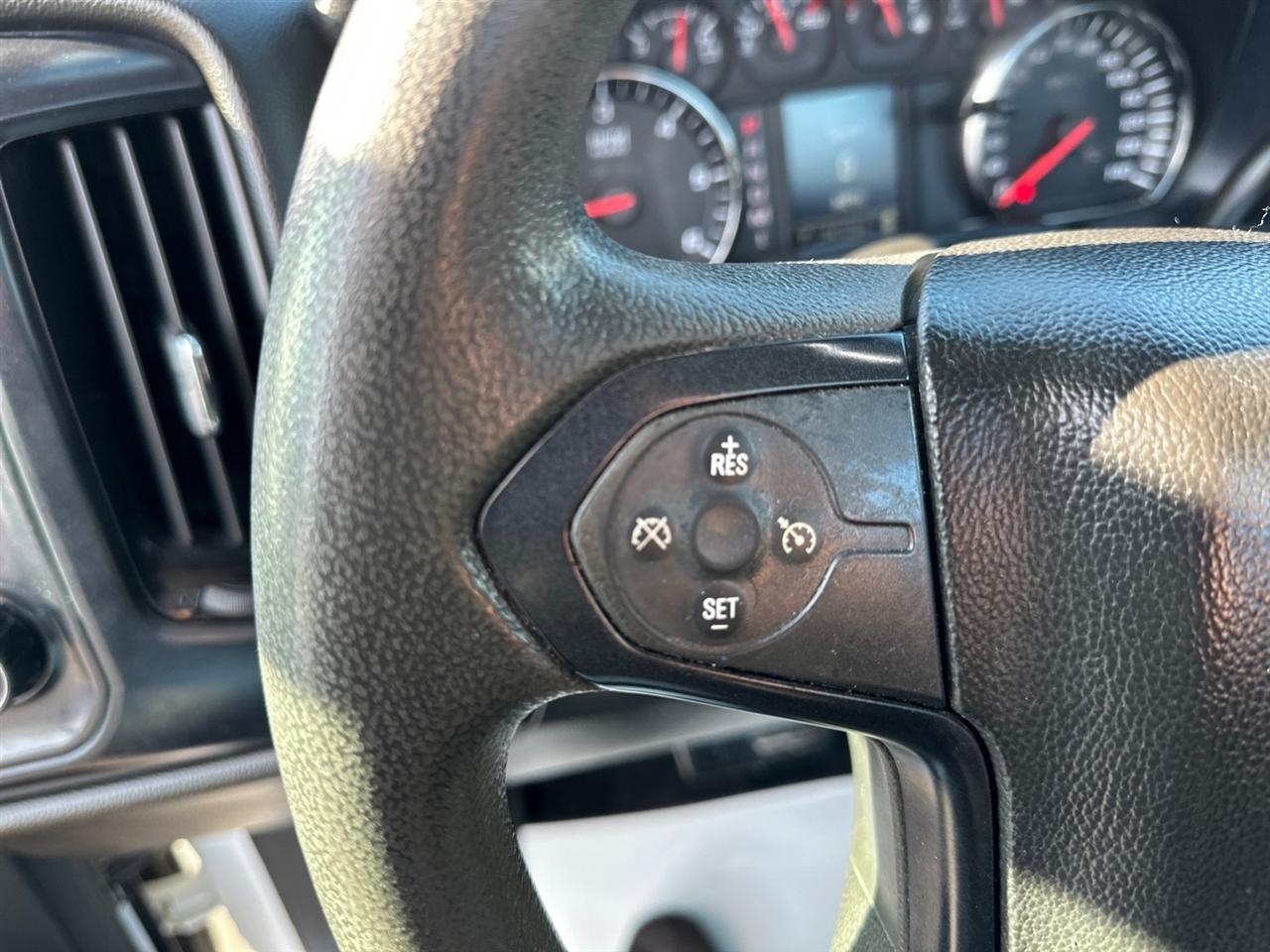 Chevrolet Silverado 2500HD 2WD Reg Cab 133.6" Work Truck 2015