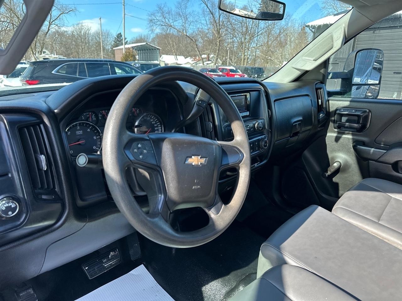 Chevrolet Silverado 2500HD 2WD Reg Cab 133.6" Work Truck 2015