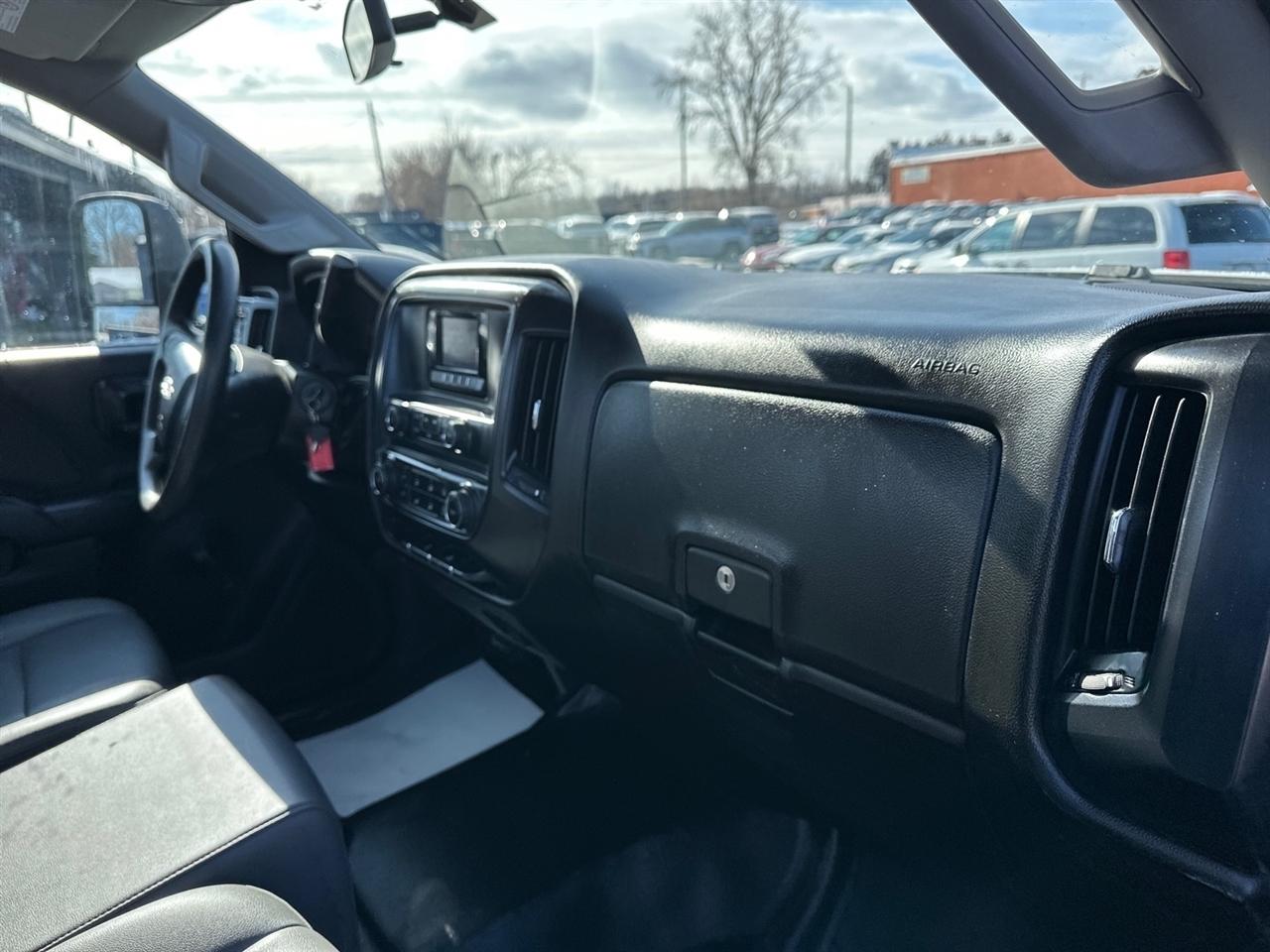 Chevrolet Silverado 2500HD 2WD Reg Cab 133.6" Work Truck 2015