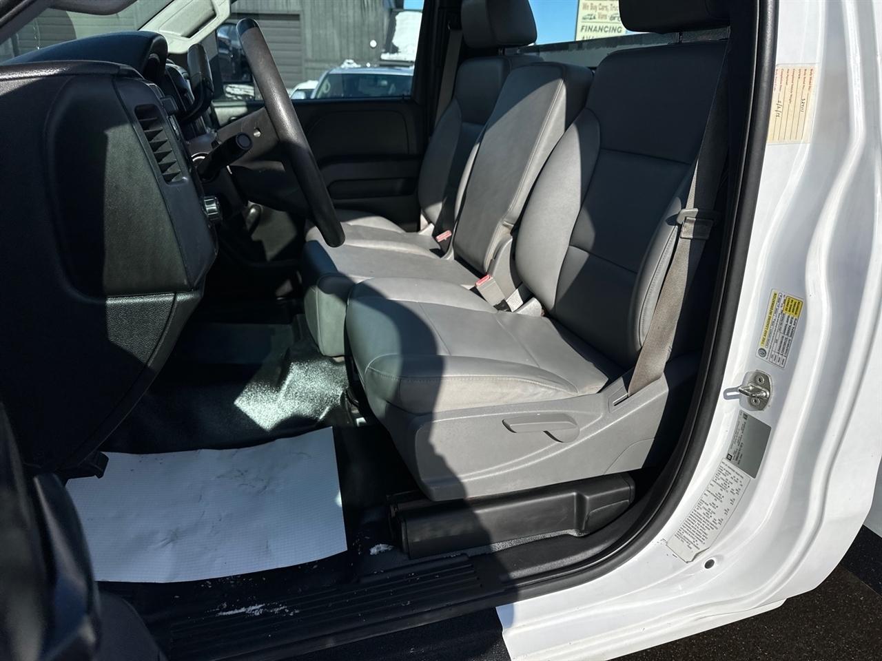 Chevrolet Silverado 2500HD 2WD Reg Cab 133.6" Work Truck 2015