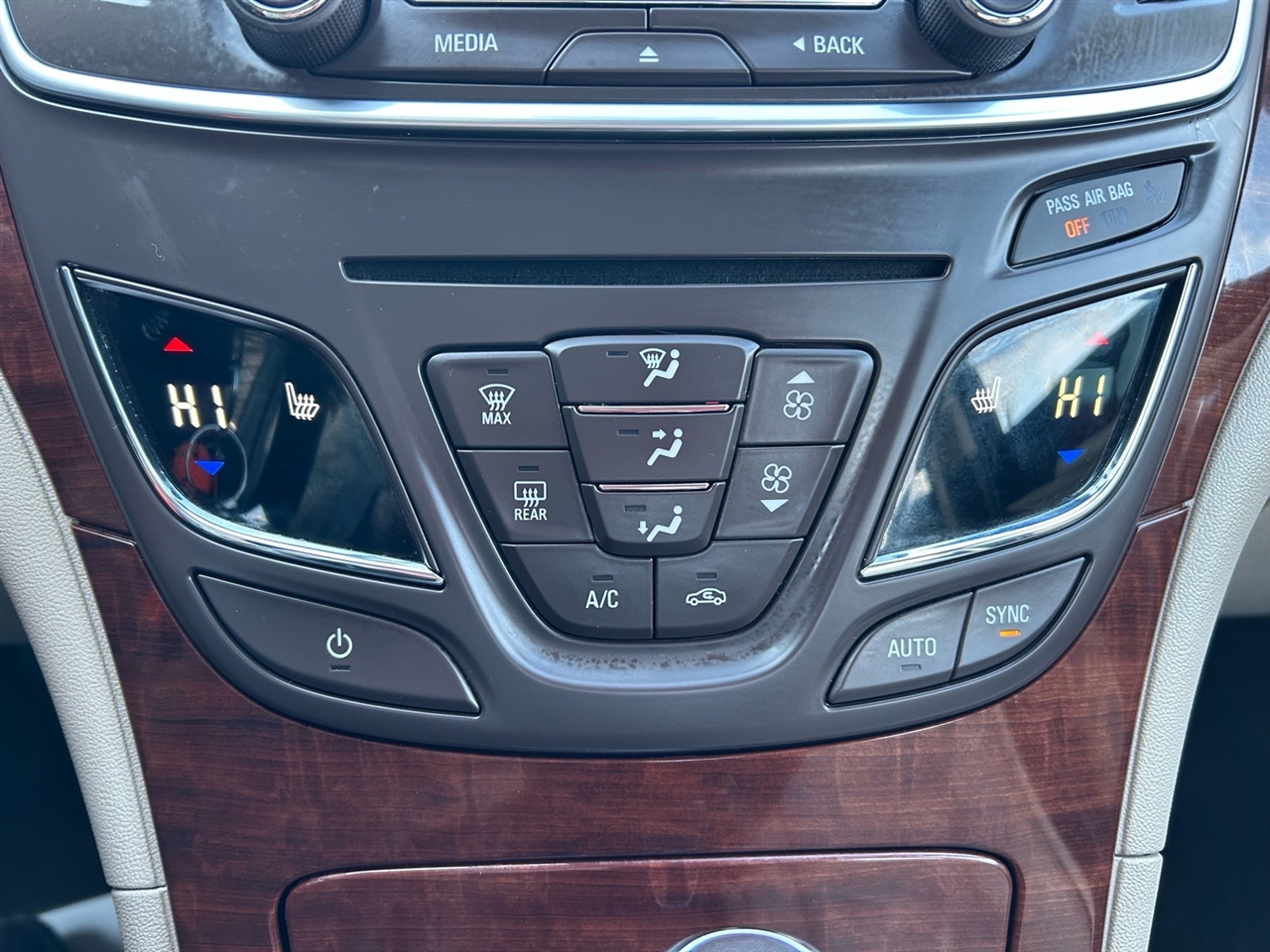 Buick Regal 4dr Sdn Turbo FWD 2016