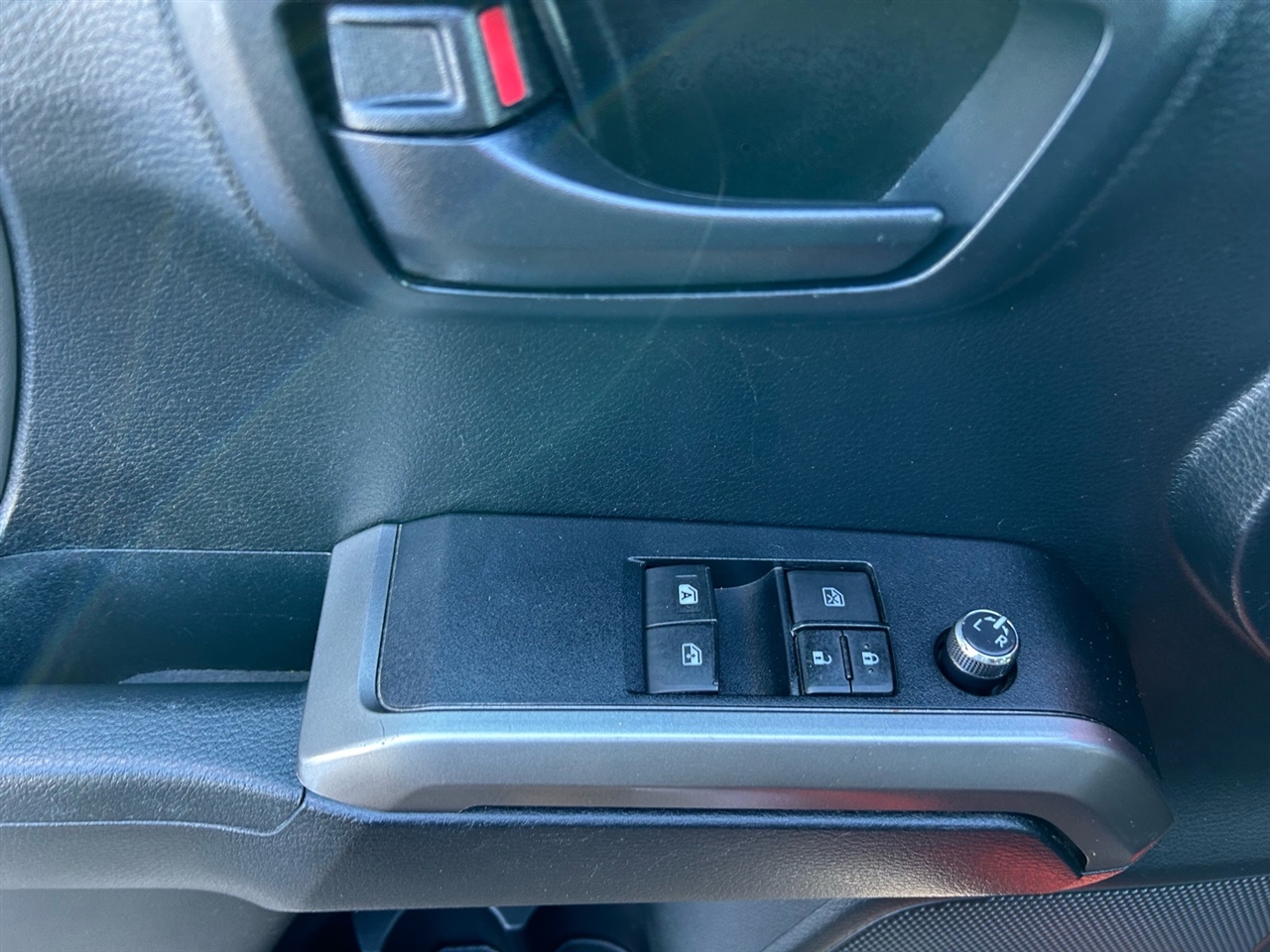 Toyota Tacoma 4WD Access Cab V6 AT TRD Off Road (Natl) 2016