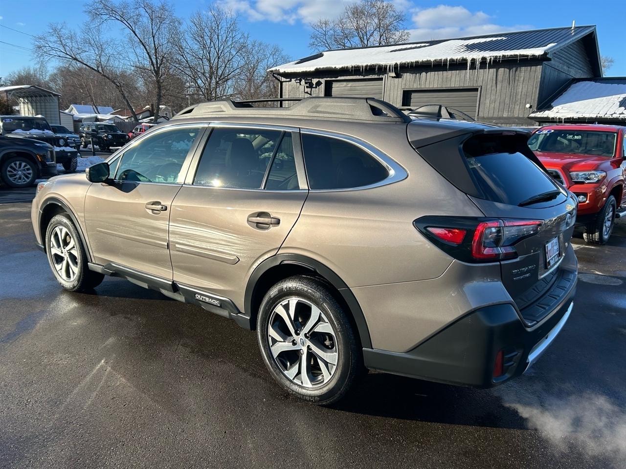 Subaru Outback Limited CVT 2022