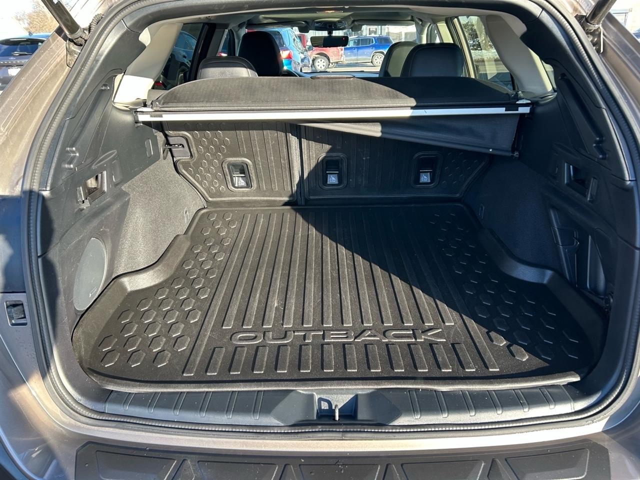 Subaru Outback Limited CVT 2022