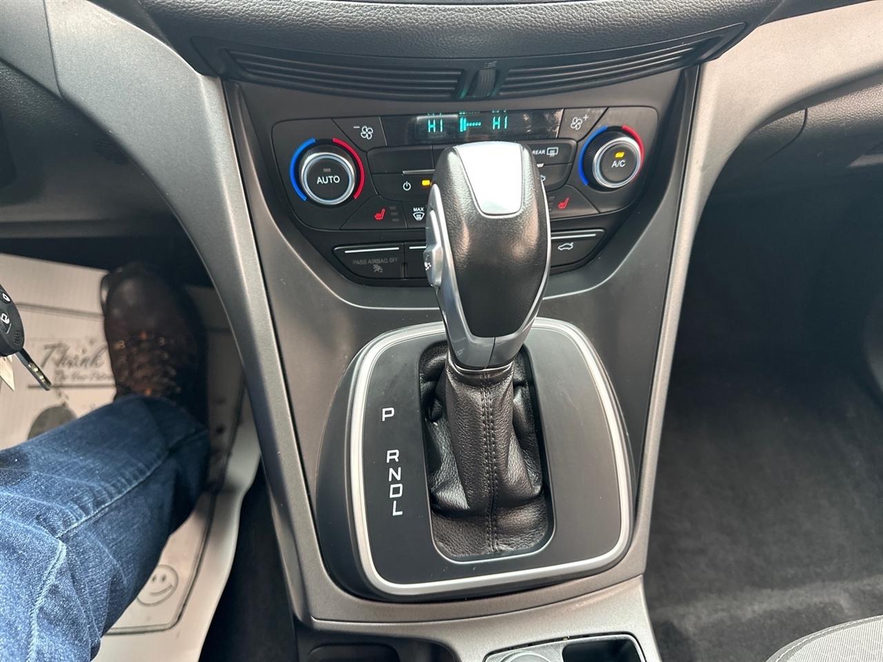 Ford C-Max Energi SE FWD 2017