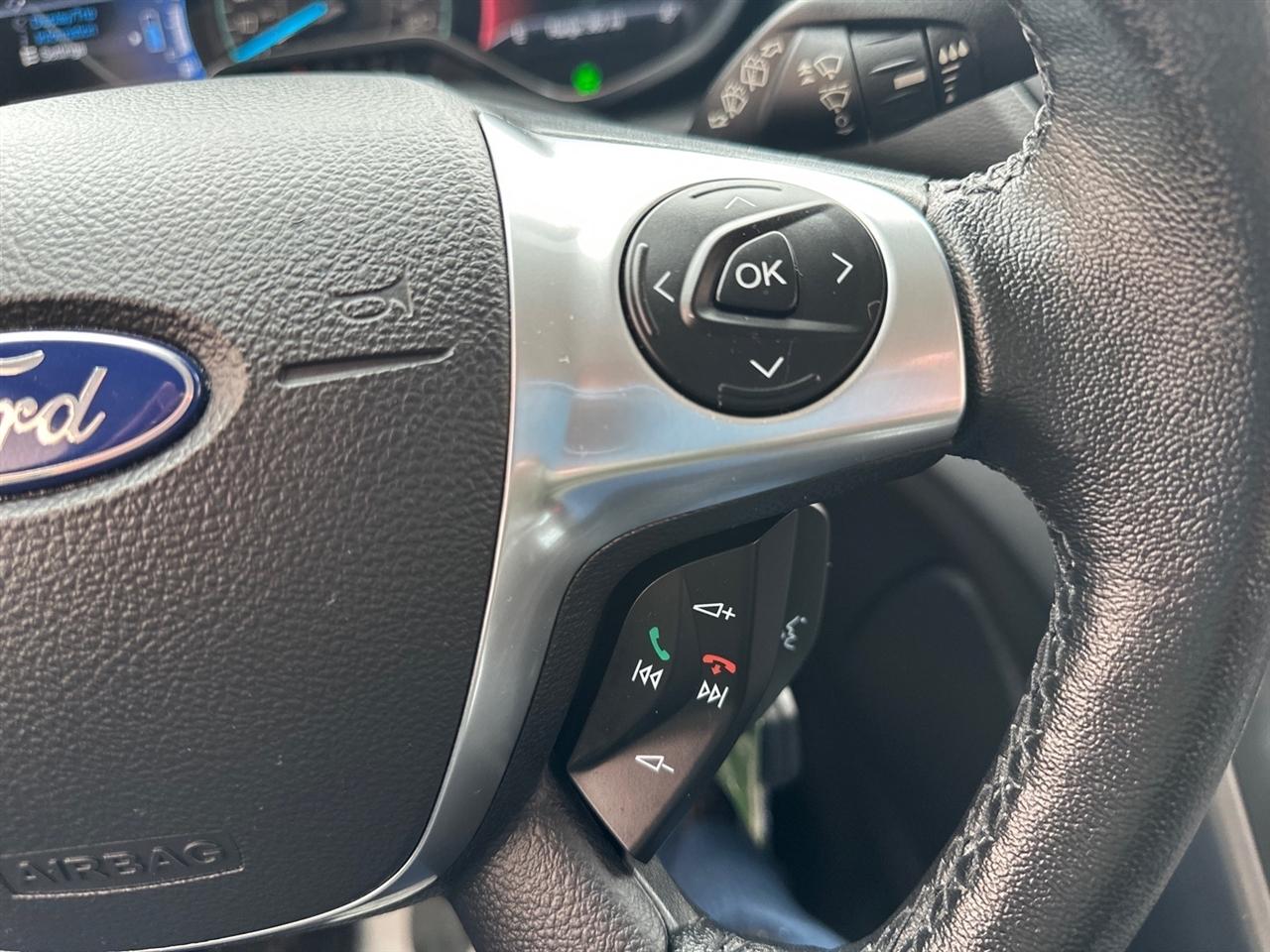 Ford C-Max Energi SE FWD 2017