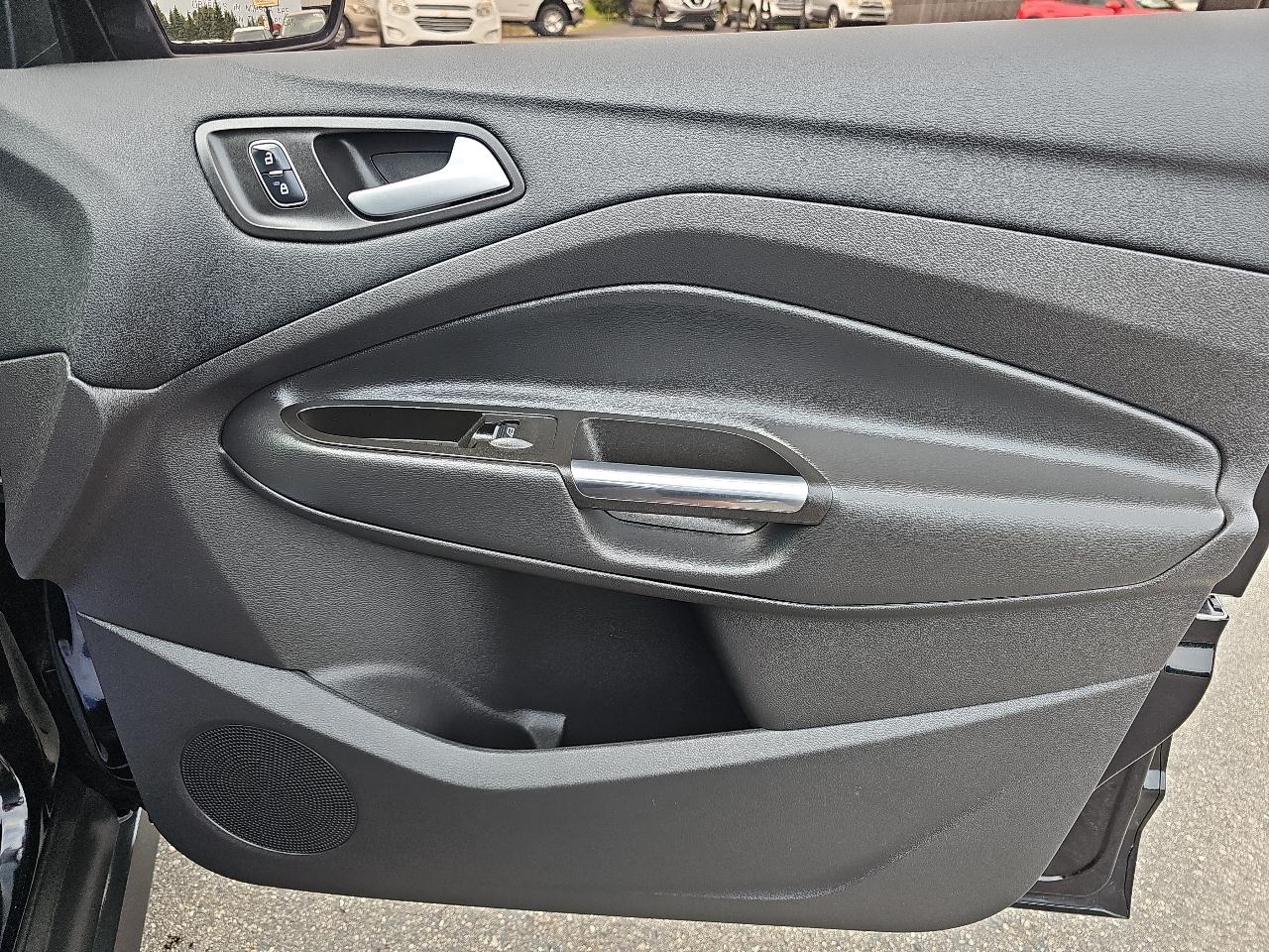 Ford C-Max Energi SE FWD 2017
