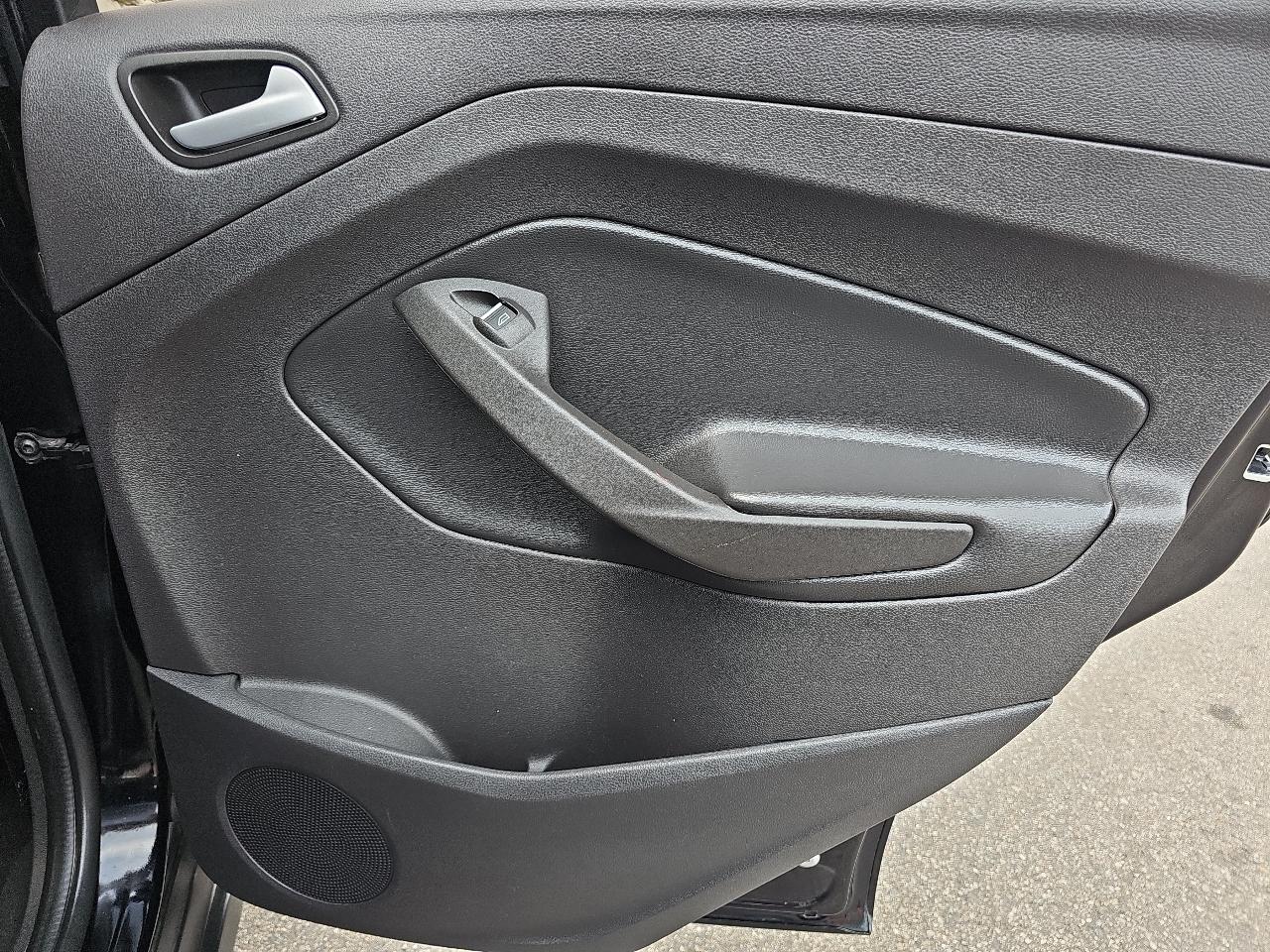 Ford C-Max Energi SE FWD 2017
