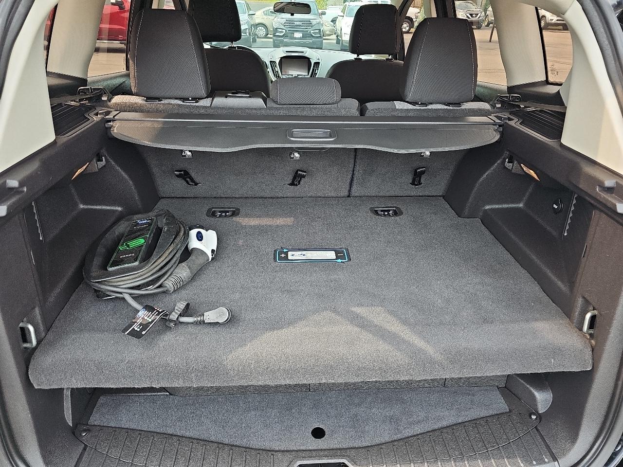 Ford C-Max Energi SE FWD 2017