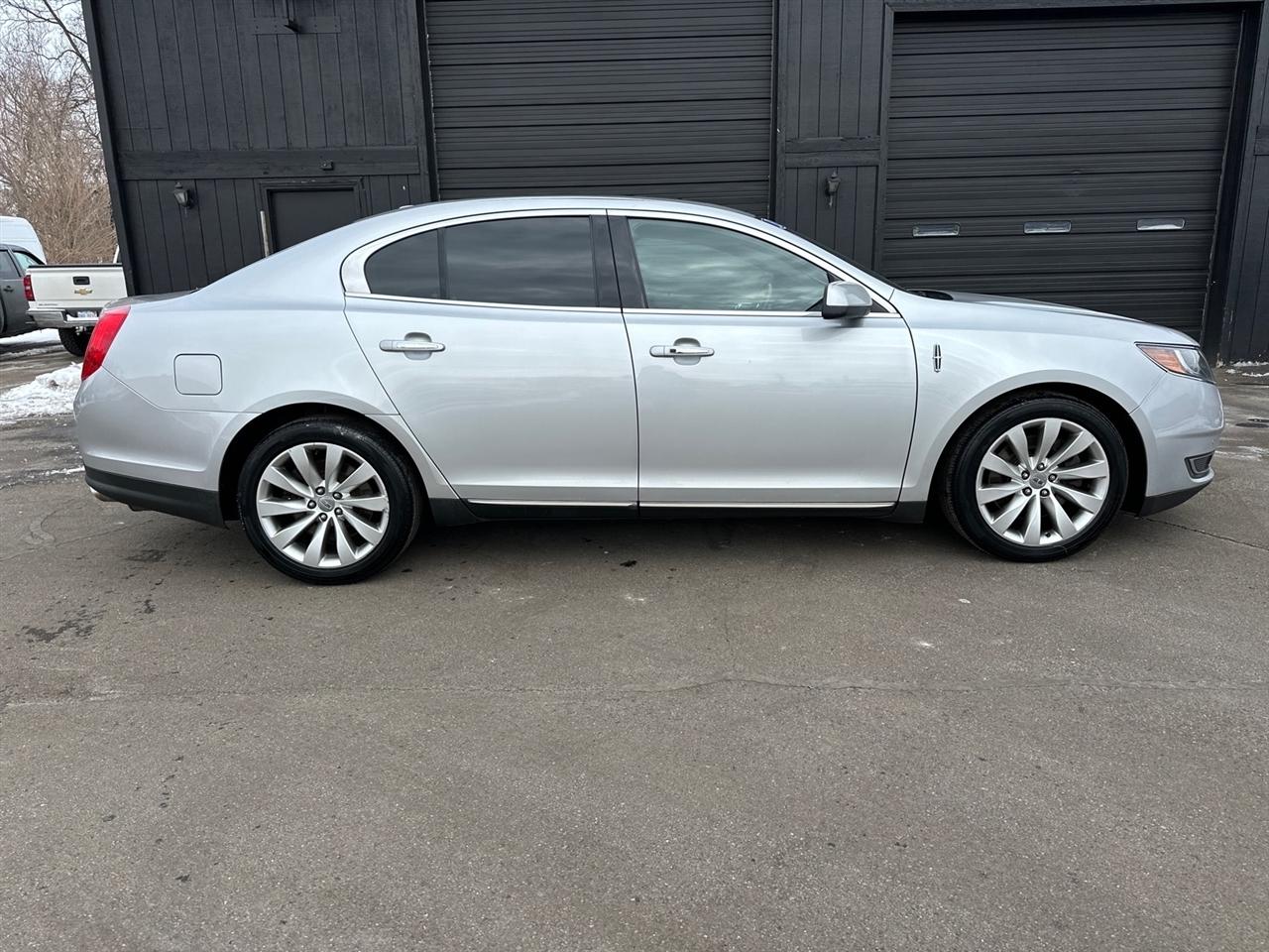 Lincoln MKS 4dr Sdn 3.7L FWD 2013