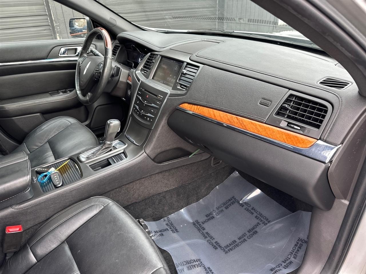 Lincoln MKS 4dr Sdn 3.7L FWD 2013