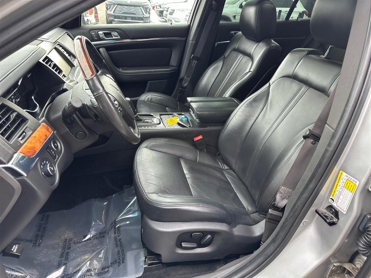 Lincoln MKS 4dr Sdn 3.7L FWD 2013